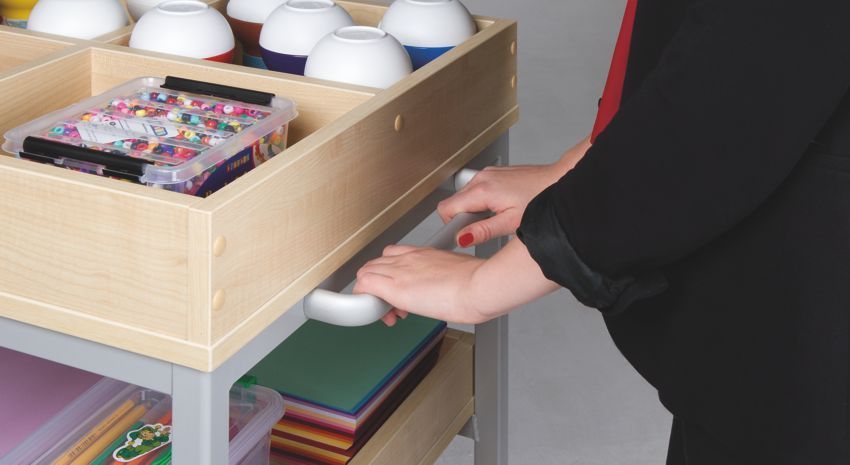 2 Bügelgriffe für Vorbereitungswagen