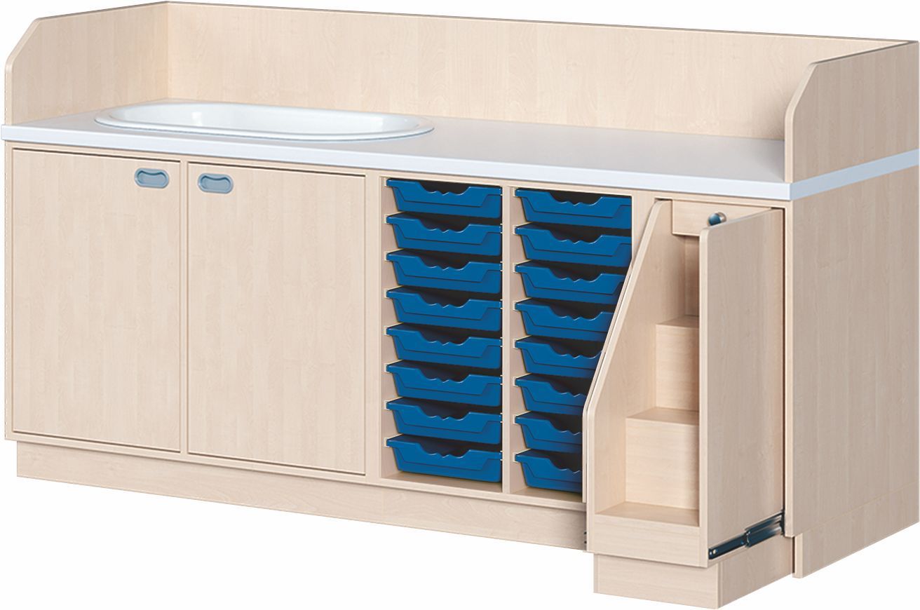 Wickelkommode mit Wanne, 16 ErgoTrayboxen M, Treppe re., Tiefe 91 cm